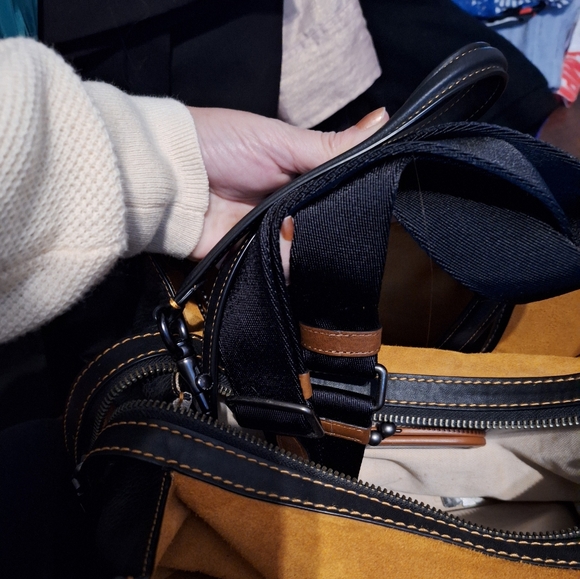 Coach Large Leather Travel Bag - Picture 11 of 12